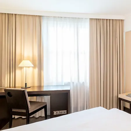 Nh Kurfuerstendamm Otel Berlin