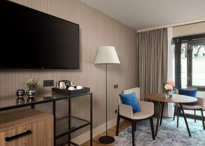 Nh Kurfuerstendamm Hotell 4*